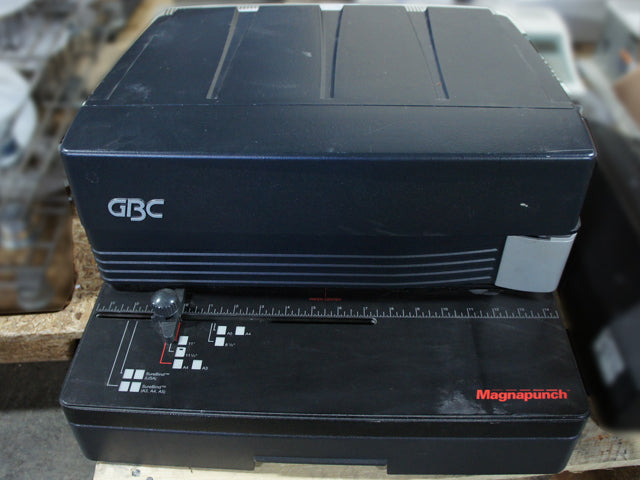 GBC Magnapunch